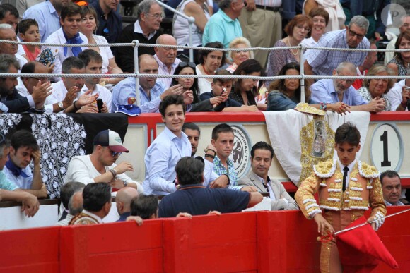 Felipe Froilàn de Marichalar, fils de l'infante Elena d'Espagne, assistant le 30 juillet 2016 à une corrida au cours de laquelle son ami le torero Gonzalo Caballero a été attrapé par le taureau.