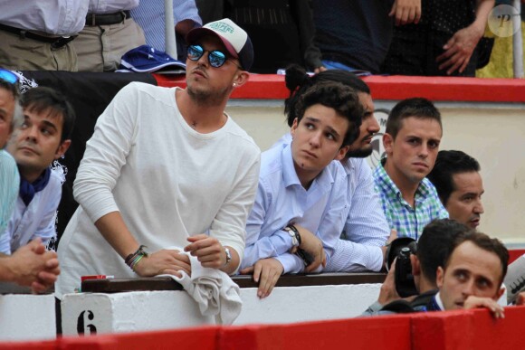 Felipe Froilàn de Marichalar, fils de l'infante Elena d'Espagne, assistant le 30 juillet 2016 à une corrida au cours de laquelle son ami le torero Gonzalo Caballero a été attrapé par le taureau.