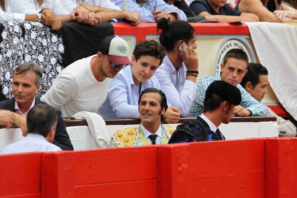 Felipe Froilàn de Marichalar, fils de l'infante Elena d'Espagne, assistant le 30 juillet 2016 à une corrida au cours de laquelle son ami le torero Gonzalo Caballero a été attrapé par le taureau.