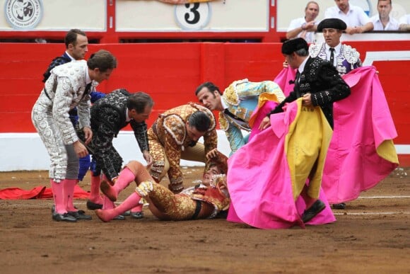 Felipe Froilàn de Marichalar, fils de l'infante Elena d'Espagne, assistait le 30 juillet 2016 à une corrida au cours de laquelle son ami le torero Gonzalo Caballero a été attrapé par le taureau (photo).