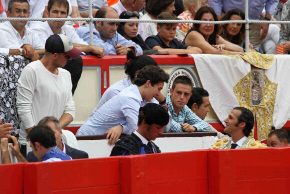 Felipe Froilàn de Marichalar, fils de l'infante Elena d'Espagne, assistant le 30 juillet 2016 à une corrida au cours de laquelle son ami le torero Gonzalo Caballero a été attrapé par le taureau.