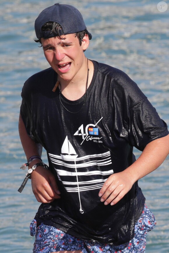 Felipe Froilàn de Marichalar, fils de l'infante Elena d'Espagne, le 5 août 2016 lors du dernier jour de son stage de voile à l'école nautique de Palma de Majorque.