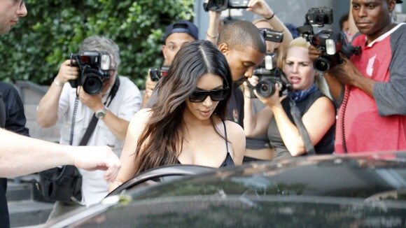 Kim Kardashian et Kanye West quittent leur appartement Airbnb à New York. Le 14 septembre 2016.