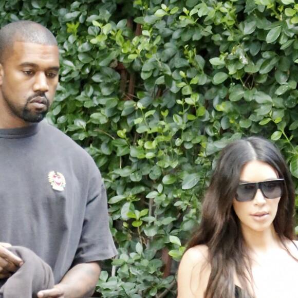 Kanye West et Kim Kardashian quittent leur appartement Airbnb à New York, le 14 septembre 2016.