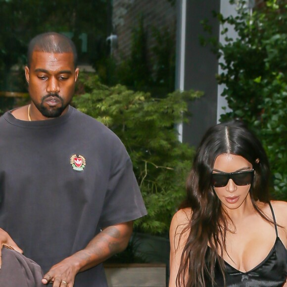 Kanye West et Kim Kardashian quittent leur appartement Airbnb à New York, le 14 septembre 2016.