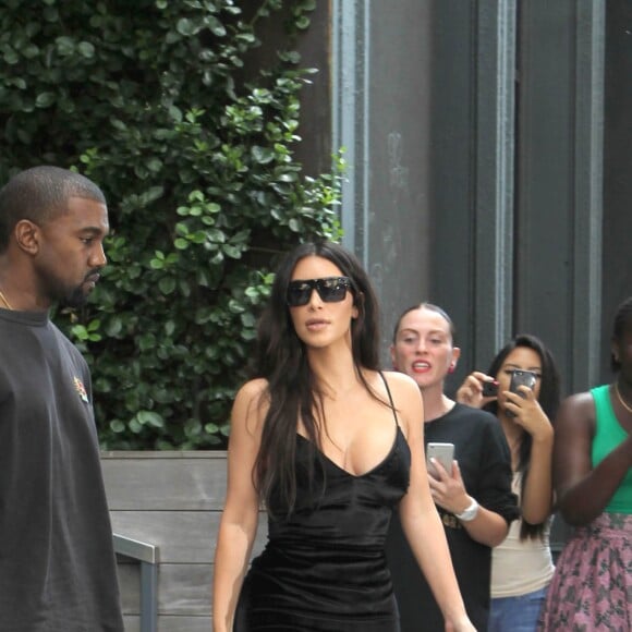 Kanye West et Kim Kardashian quittent leur appartement Airbnb à New York, le 14 septembre 2016.