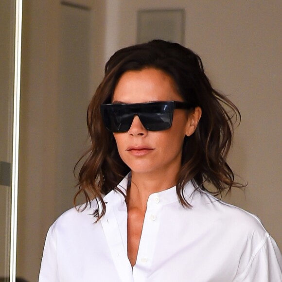 Victoria Beckham quitte son hôtel de New York le 13 septembre 2016.