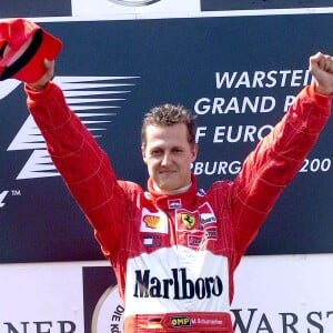 Michael Schumacher sur le podium du Grand Prix d'Europe 2001