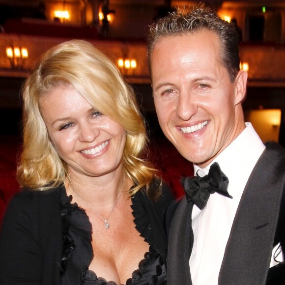 Michael Schumacher et sa femme Corinna lors de la soirée GQ à Berlin en Allemagne le 29 octobre 2010