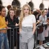 Anaïs Gallagher (fille de Noel Gallagher) arrive au Topshop Show Space pour assister au défilé "Topshop Unique" (collection prêt-à-porter printemps-été 2017). Londres, le 18 septembre 2016.