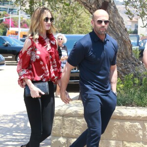 Rosie Huntington-Whiteley et son fiancé Jason Statham sont allés déjeuner à Malibu, le 29 mai 2016