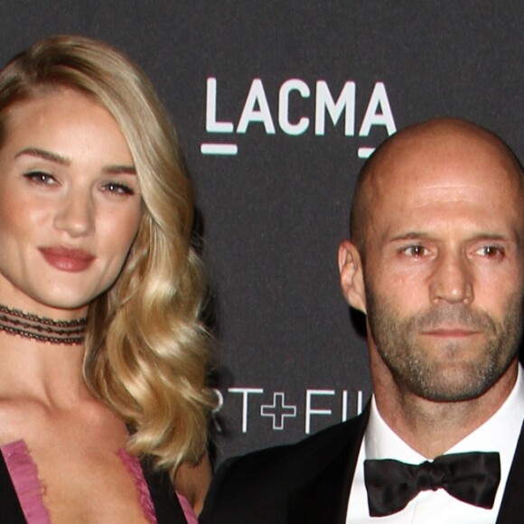 Jason Statham et sa compagne Rosie Huntington-Whiteley au Gala "The LACMA 2015 Art+Film" en l'honneur de James Turrell et Alejandro Inarritu à Los Angeles, le 7 novembre 2015.