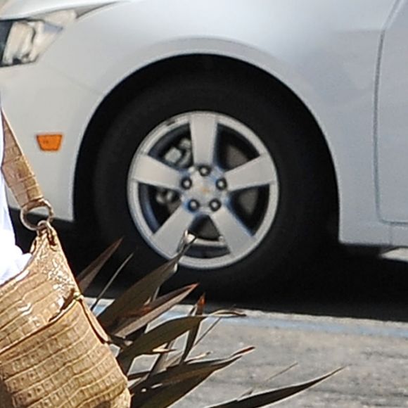 Exclusif - Katherine Heigl enceinte fait du shopping avec sa mère Nancy à Pier One Imports à Los Angeles, le 18 septembre 2016