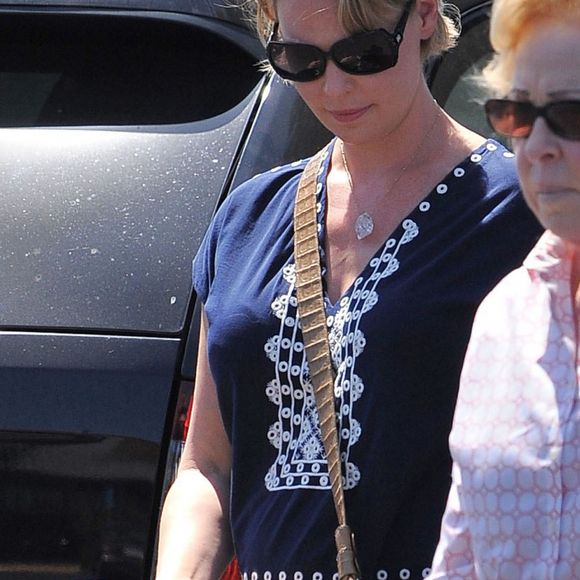 Katherine Heigl enceinte est allée déjeuner avec sa mère Nancy à Los Feliz, le 9 septembre 2016