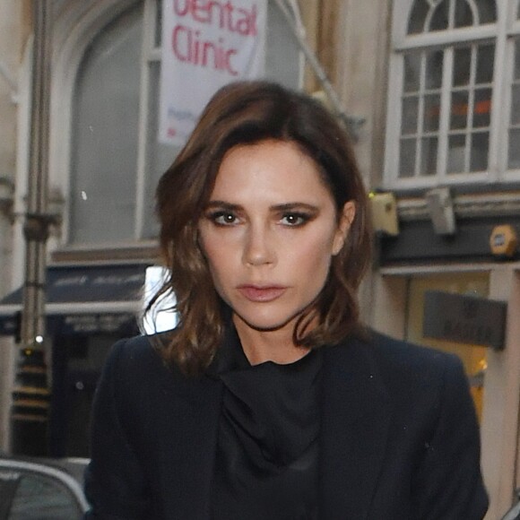 Victoria Beckham - La famille Beckham arrive à la Christie Gallery pour le lancement du livre de B. Beckham à Londres, le 27 juin 2017.  Please hide children's face prior to the publication - Beckham family seen arriving at Christie's Gallery London ahead of B. Beckham's Book Launch. 27 June 2017.27/06/2017 - Londres