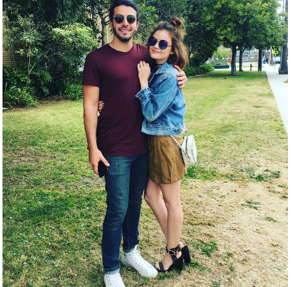 Lucy Hale pose avec Anthony Kalabretta sur Instagram