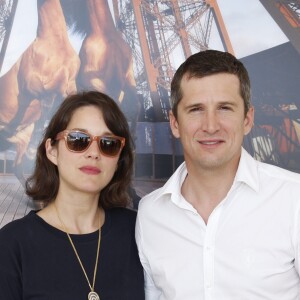 Exclusif- Marion Cotillard et son compagnon Guillaume Canet à Paris, le 4 juillet 2015