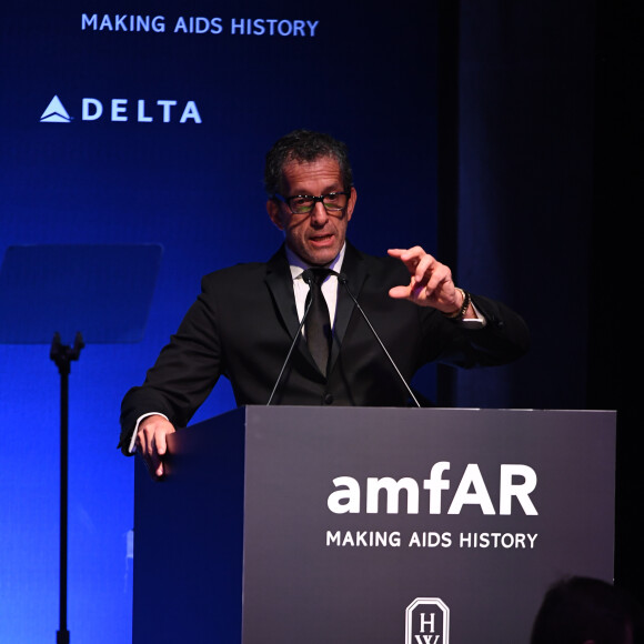 Kenneth Cole lors de la vente aux enchères de l'AmfAR à Milan en Italie, le 24 septembre 2016