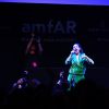 Charli XCX lors de la vente aux enchères de l'AmfAR à Milan en Italie, le 24 septembre 2016