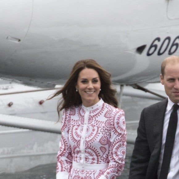 Le prince William et Kate Middleton, duc et duchesse de Cambridge, sont arrivés à Vancouver en hydravion le 25 septembre 2016 pour le deuxième jour de leur visite officielle au Canada.