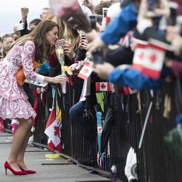 Le prince William et Kate Middleton, duc et duchesse de Cambridge, sont arrivés à Vancouver le 25 septembre 2016 pour le deuxième jour de leur visite officielle au Canada.