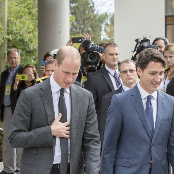 Le prince William et Kate Middleton, duc et duchesse de Cambridge, ont découvert le travail de la Société des Services pour les Immigrants de Colombie-Britannique (ISSBC) à Vancouver en compagnie du Premier ministre Justin Trudeau et de son épouse Sophie Grégoire Trudeau, dans le cadre de leur voyage officiel au Canada, le 25 septembre 2016.