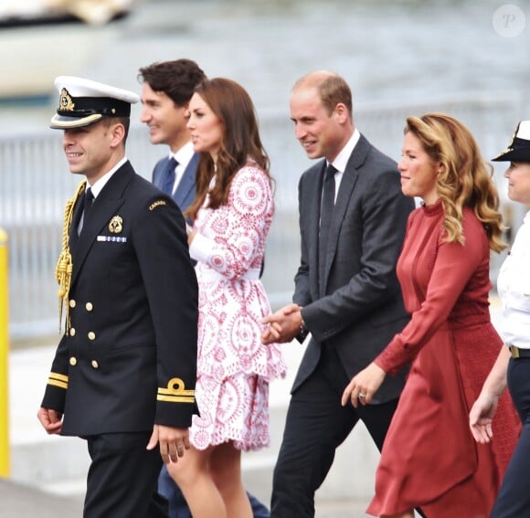 Le prince William et Kate Middleton à Vancouver lors de leur voyage officiel au Canada, le 25 septembre 2016, accompagnés par le premier ministre Justin Trudeau et sa femme Sophie Grégoire Trudeau.