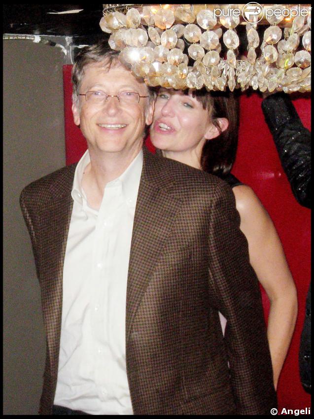 PHOTO : Bill Gates s'amuse avec une femme... mais ce n'est ...
