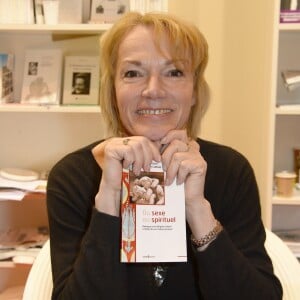 Brigitte Lahaie à la 34ème édition du Salon du livre à la Porte de Versailles à Paris le 24 mars 2014.