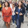 La maire de Paris Anne Hidalgo et la maire du 8e arrondissement Jeanne d'Hauteserre à l'inauguration du premier festival de drones sur les Champs-Elysées à Paris, France, le 4 septembre 2016.