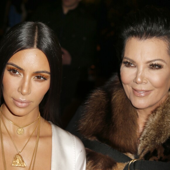 Kim Kardashian et sa mère Kris Jenner au défilé de mode "Givenchy", collection prêt-à-porter Printemps-Eté 2017 lors de la Fashion Week de Paris, France, le 2 October 2016. © Christophe Aubert via Bestimage