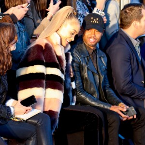 Jasmine Sanders, son compagnon Terrence J et Olivia Palermo - Défilé Paul & Joe (collection prêt-à-porter printemps-été 2017) sur le Quai des Célestins. Paris, le 4 octobre 2016.