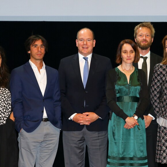 Rosa Barba, Paul Greveillac, le prince Albert II de Monaco, Catherine Dousteyssier-Khoze, Johannes Maria Staud et la princesse Caroline de Hanovre lors de la proclamation du palmarès 2016 de la Fondation Prince Pierre dans la salle de l'Opéra Garnier à Monaco le 4 octobre 2016. © Bruno Bebert/Bestimage