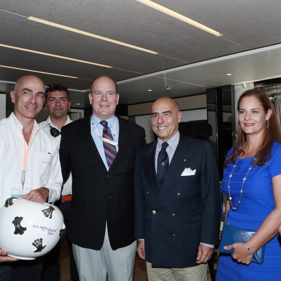 Le prince Albert II de Monaco lors de l'inauguration du 26e Monaco Yacht Show le 29 septembre 2016. © Claudia Albuquerque / Bestimage