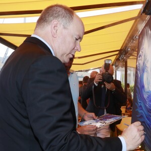 Le prince Albert II de Monaco lors de l'inauguration du 26e Monaco Yacht Show le 29 septembre 2016. © Claudia Albuquerque / Bestimage