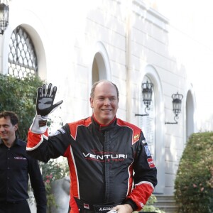 Le prince Albert II de Monaco lors de la présentation de la nouvelle monoplace de Formule E de Venturi au palais princier à Monaco le 26 septembre 2016. © Jean-Charles Vinaj / Pool Monaco / Bestimage