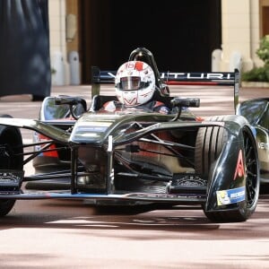 Le prince Albert II de Monaco lors de la présentation de la nouvelle monoplace de Formule E de Venturi au palais princier à Monaco le 26 septembre 2016. © Jean-Charles Vinaj / Pool Monaco / Bestimage