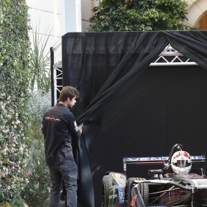 Le prince Albert II de Monaco lors de la présentation de la nouvelle monoplace de Formule E de Venturi au palais princier à Monaco le 26 septembre 2016. © Jean-Charles Vinaj / Pool Monaco / Bestimage