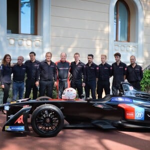 Venturi présente sa nouvelle formule E au prince Albert II de Monaco au palais princier le 26 septembre 2016. © Michael Alesi / Bestimage