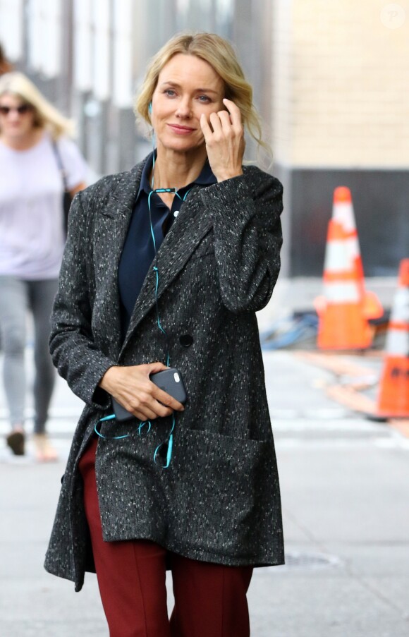 Récemment séparée de son mari Liev Schreiber, Naomi Watts tourne une scène de la série 'Gypsy' dans Greenwich Village à New York City, New York, Etats-Unis, le 28 septembre 2016.