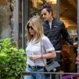 Jennifer Aniston et son mari Justin Theroux se promènent dans les rues de New York, le 28 septembre 2016