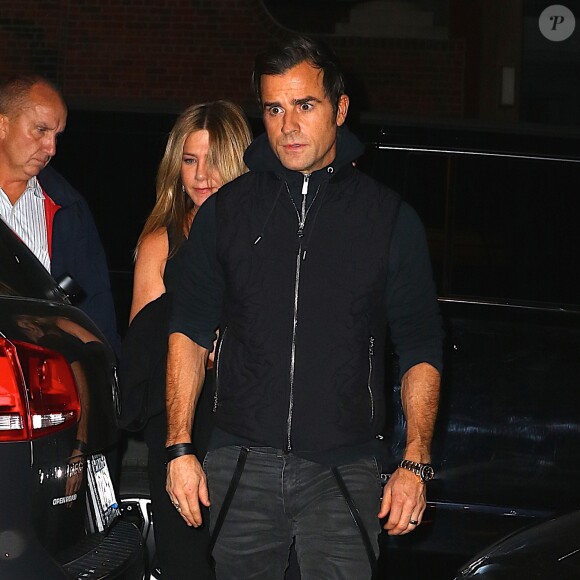 Jennifer Aniston et son mari Justin Theroux vont diner au restaurant à Manhattan, New York le 24 septembre 2016.