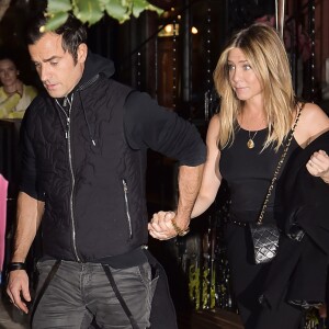 Jennifer Aniston et son mari Justin Theroux à la sortie du restaurant Smile à New York, le 24 septembre 2016