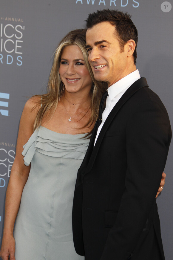 Jennifer Aniston et son mari Justin Theroux lors du 21ème gala annuel des "Critics' choice Awards" à Santa Monica, le 18 janvier 2016