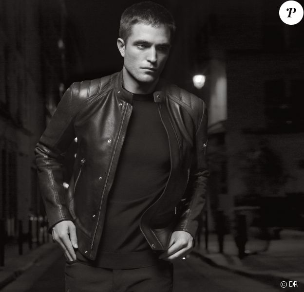 Robert Pattinson figure sur la campagne publicitaire printemps-été 2017 de Dior Homme. Photo par Karl Lagerfeld.