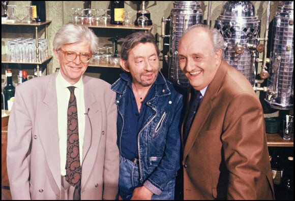 Pierre Tchernia avec Henry Chapier et Serge Gainsbourg en 1990 au Bar de l'entracte