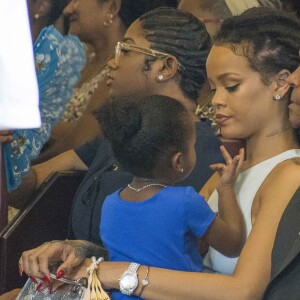 Semi-exclusif - Rihanna et son grand-père Lionel Braithwaite - Rihanna assiste au baptême de son neveu Nicoli Carter dans une église de la Barbade le 9 octobre 2016.