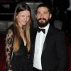 Shia LaBeouf et sa petite-amie Mia Goth - Arrivée des people à la première du film "Fury" lors de la cérémonie de clôture du 58ème BFI London Film Festival à Londres, le 19 octobre 2014. 19 October 2014.