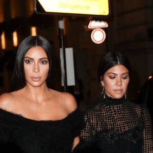 Kim Kardashian et sa soeur Kourtney arrivent à l'hôtel Ritz à Paris le 30 septembre 2016. © Cyril Moreau/Bestimage