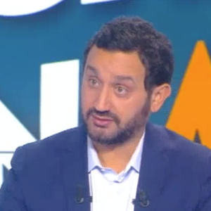 Cyril Hanouna face au voyant Claude Alexis dans "Touche pas à mon aprem" sur C8. Le 13 octobre 2016.